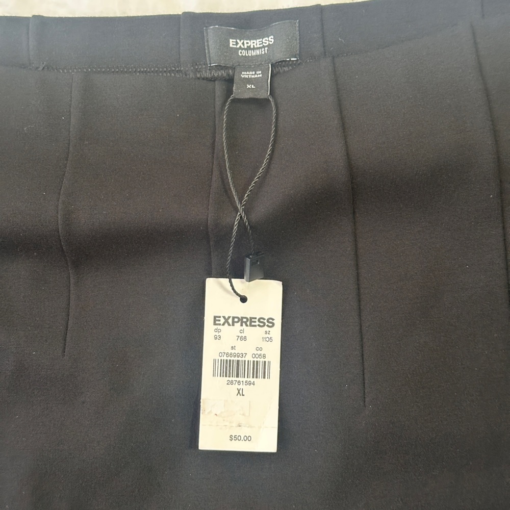 Express Elegant Black Mini Skirt - Picture 2 of 3